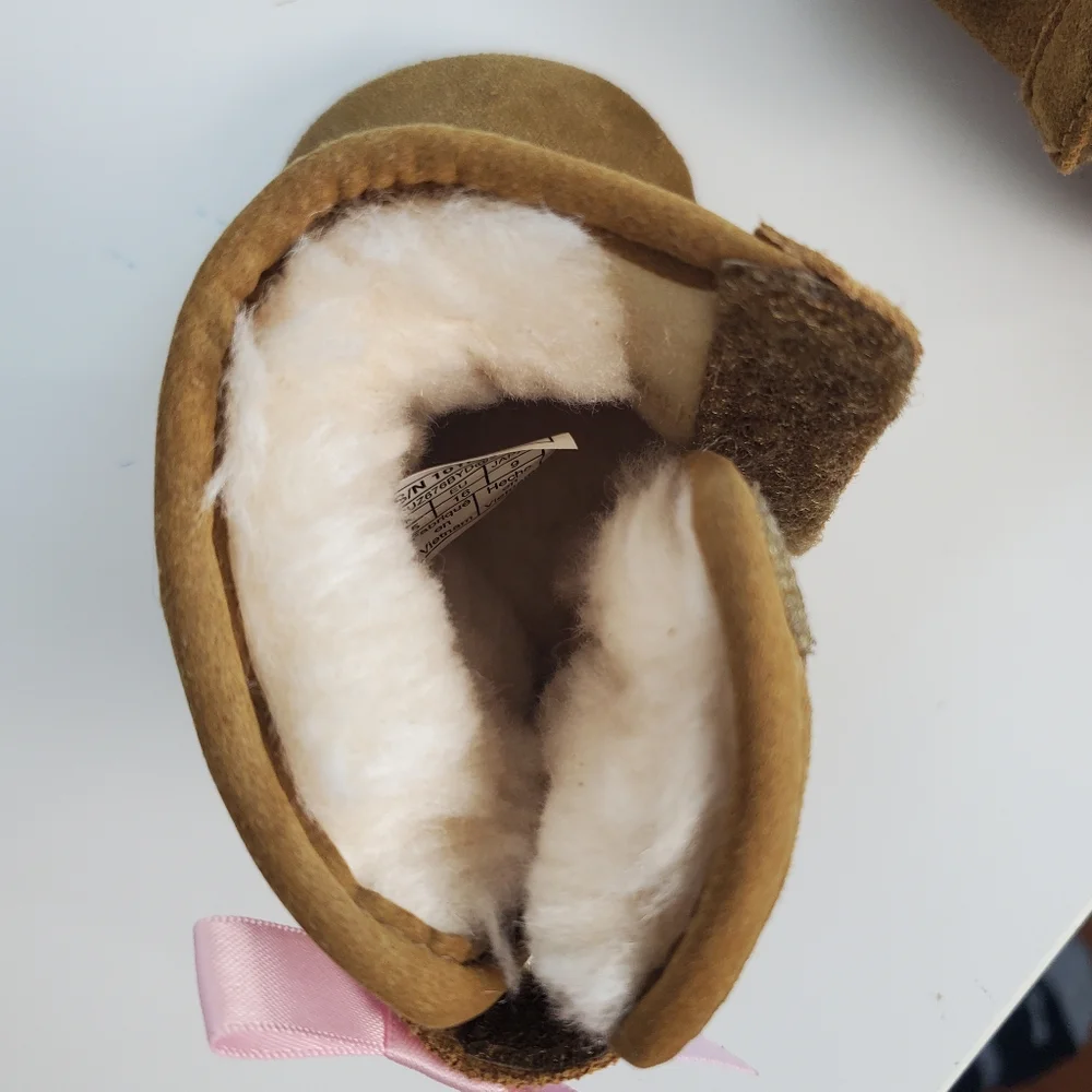 UGG Jesse Bow II  Infant size 0/1